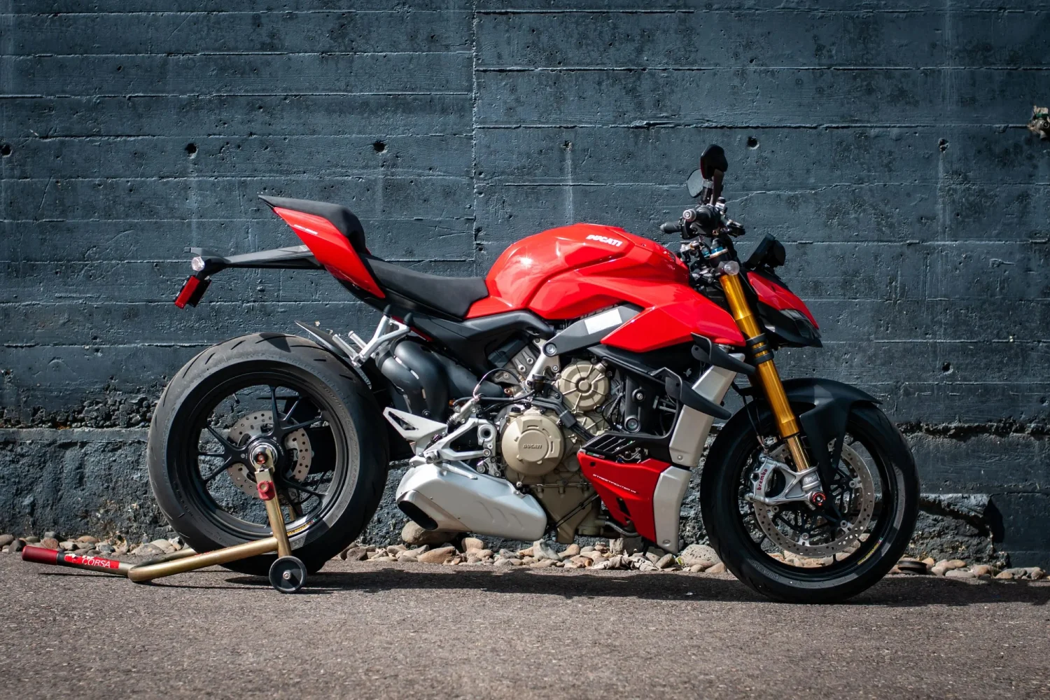 Streetfighter-V4-S-Corse-2026-RHS-34-Front (5)